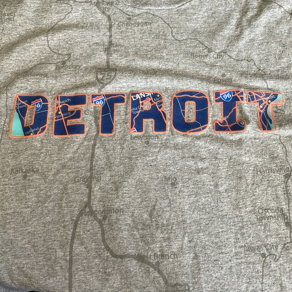 Detroit Michigan road map T shirt women’s small
